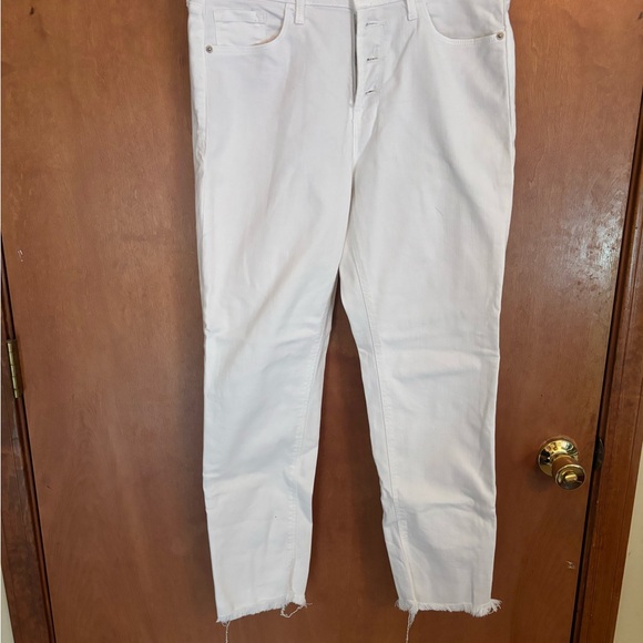 Old Navy Power Slim Straight High Rise  white jeans size 8 - Picture 2 of 8